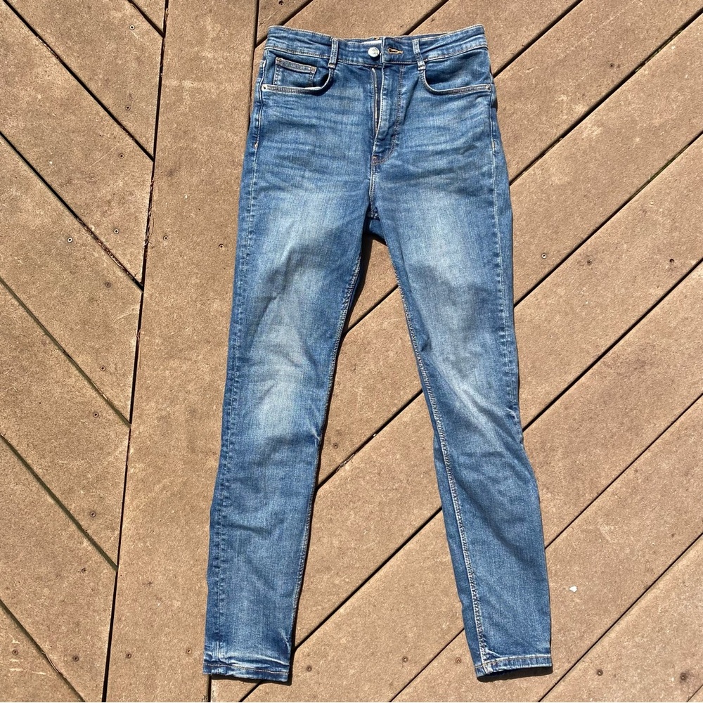 Zara jeans, barely worn. Skinny ankle. Size 38